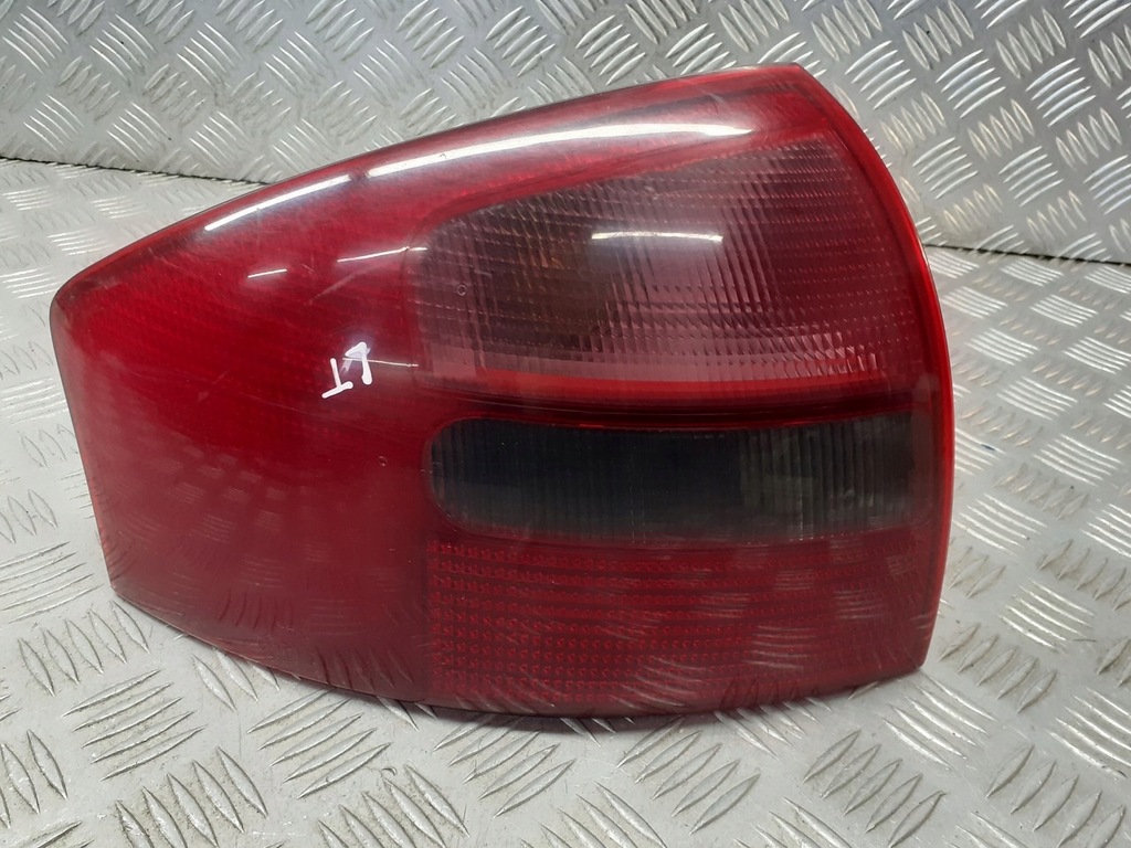 фото №1, Лампа левая задняя audi a6 c5 2.4 4b5945095