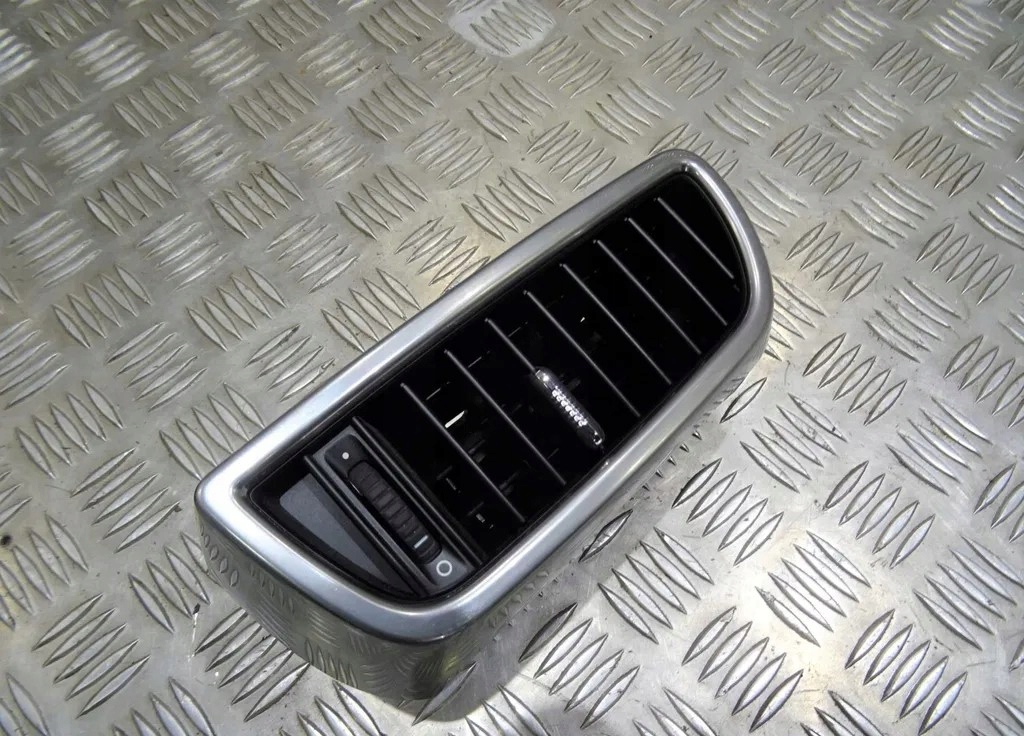 фото №1, Cayenne 7p5 lift решітка обдув 7p5819728e