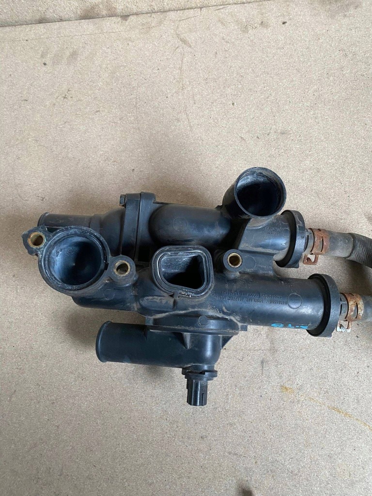 Корпус термостата chrysler town & country v 04884568ac в Украине