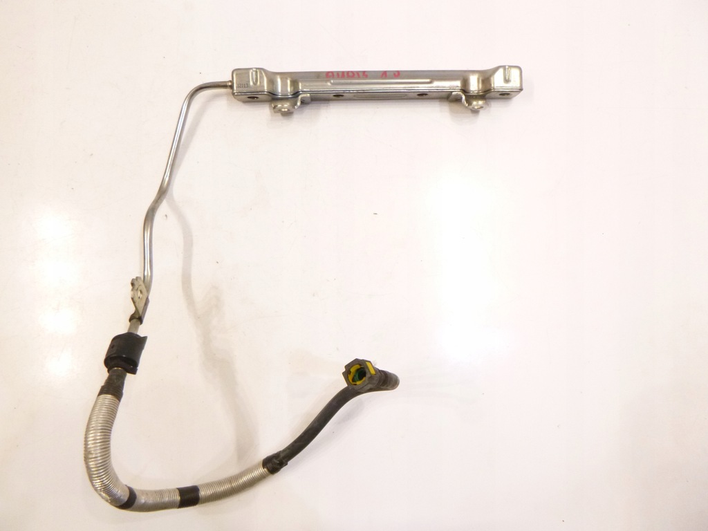 фото №5, Молдинг впрыскная toyota auris i 2010- 1.8 hybrid