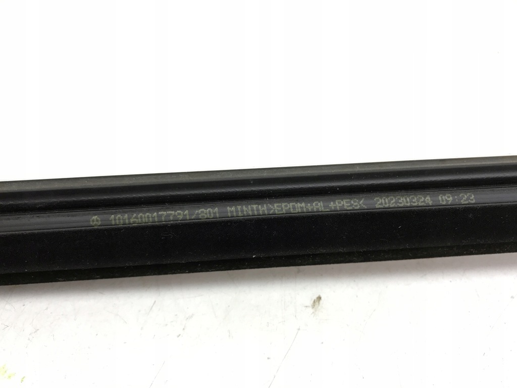 фото №10, Mercedes glb x247 хром молдинг na двері ущільнювач лівий задня a2477351700