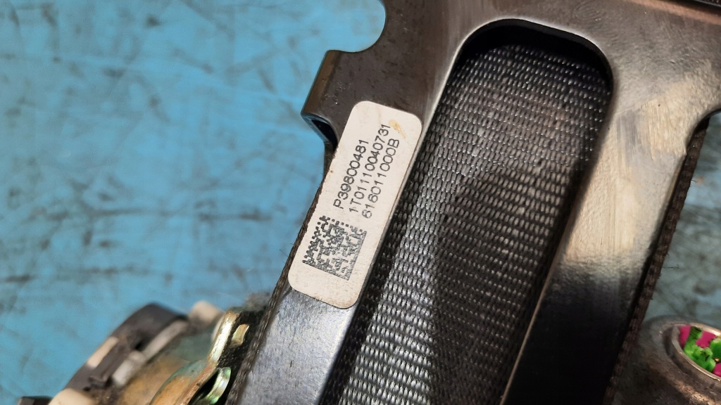 фото №3, Pas безопасности перед левый volvo v60 10-18r