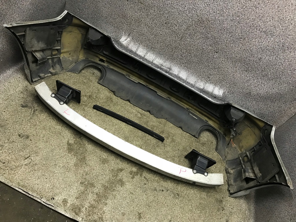 фото №9, Mercedes w251 v251 бампер балка задня датчики pdc c775 775u сріблястий