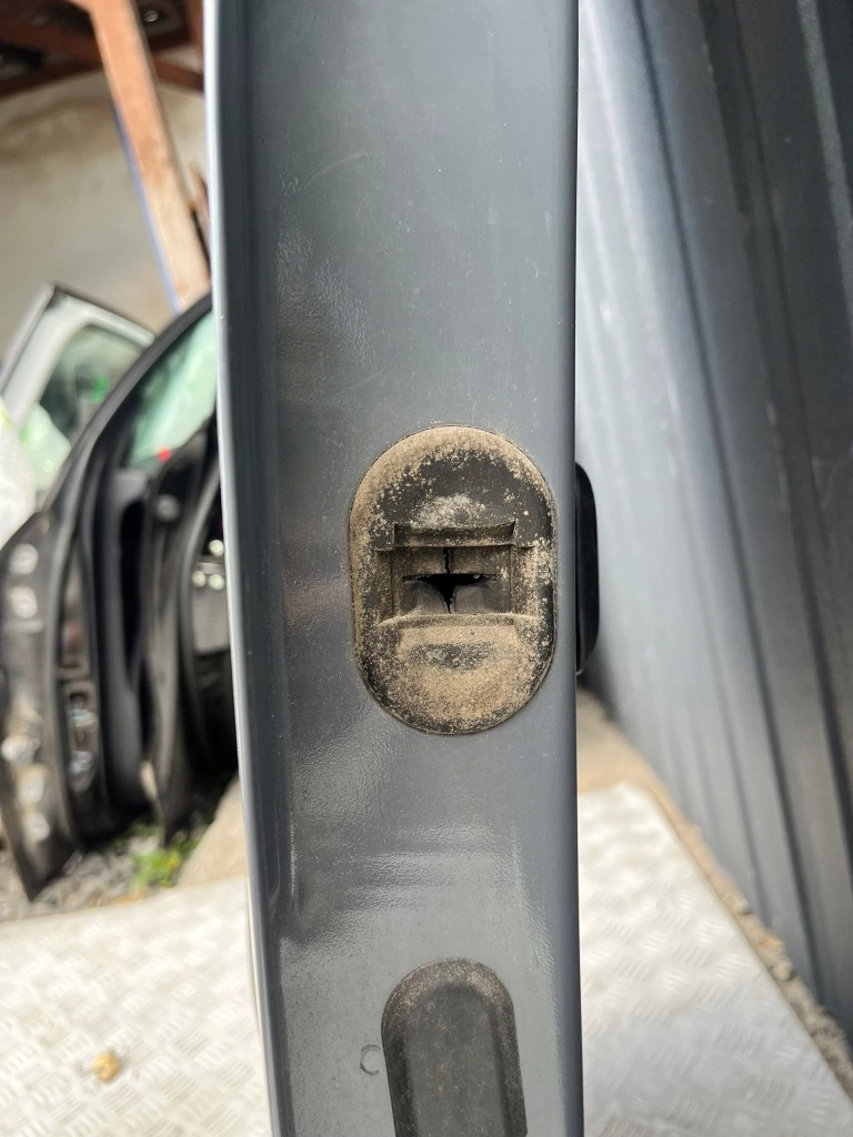 Двері правий задня задні повний renault express van kangoo iv 21- Оригінал