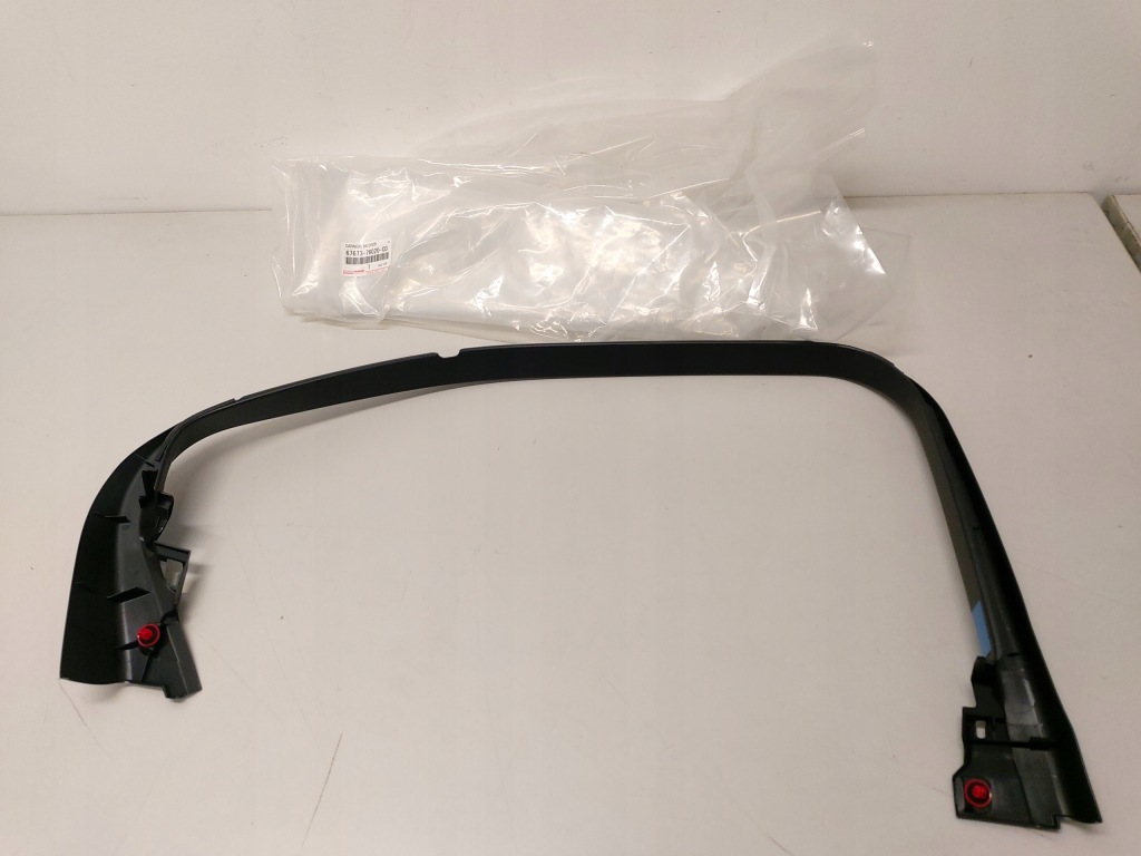 фото №3, Lexus ux200 молдинг рамка двері правий задня nowa