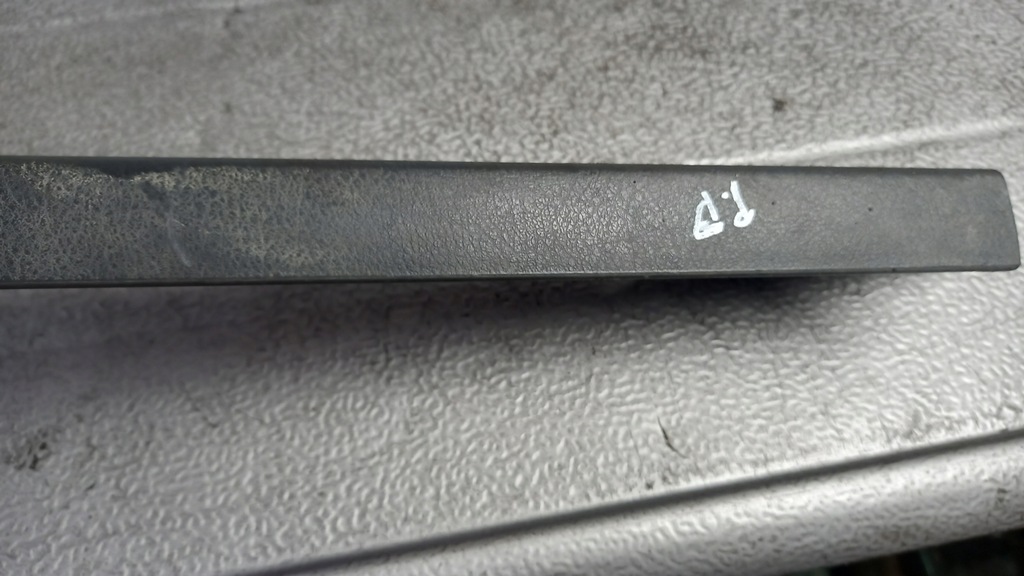 фото №7, Молдинг поріг права volvo v40 02r kombi