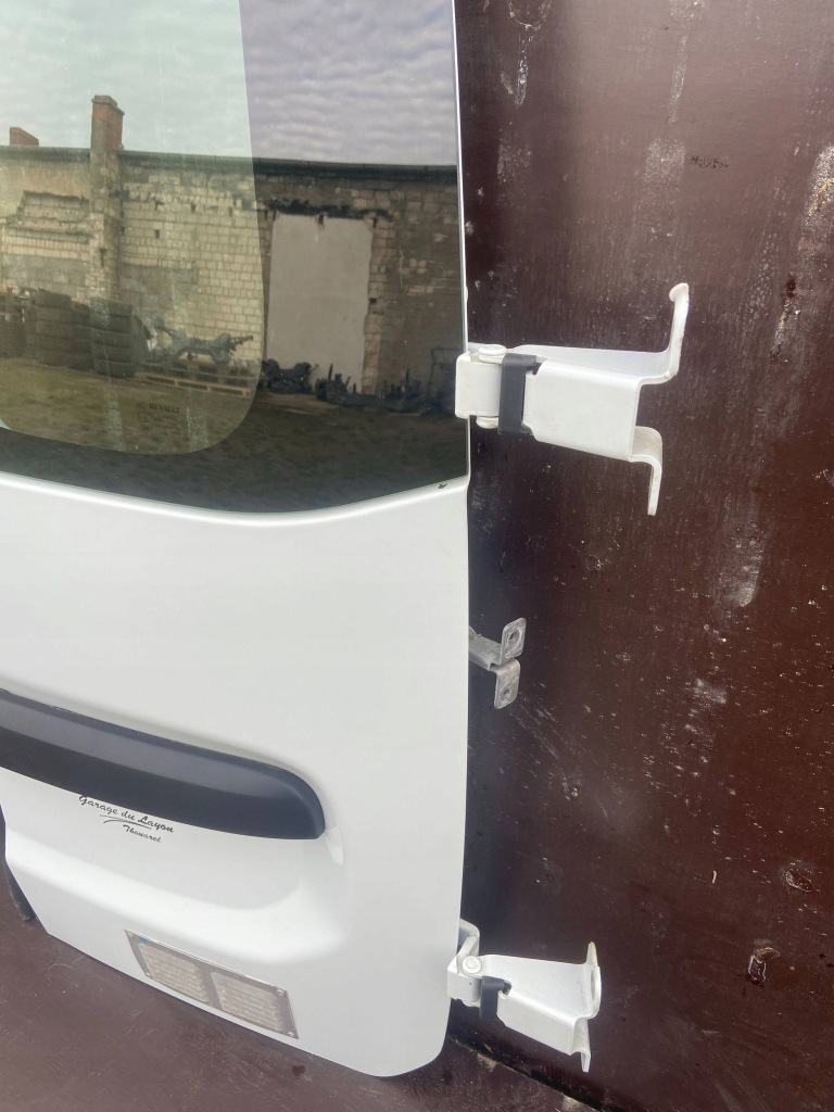 Renault express 21r- двері праве задня задні повний Недорого