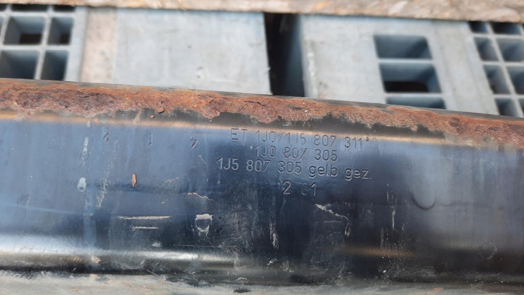 Балка бампера задний  volkswagen golf iv 1j5807305 Цена