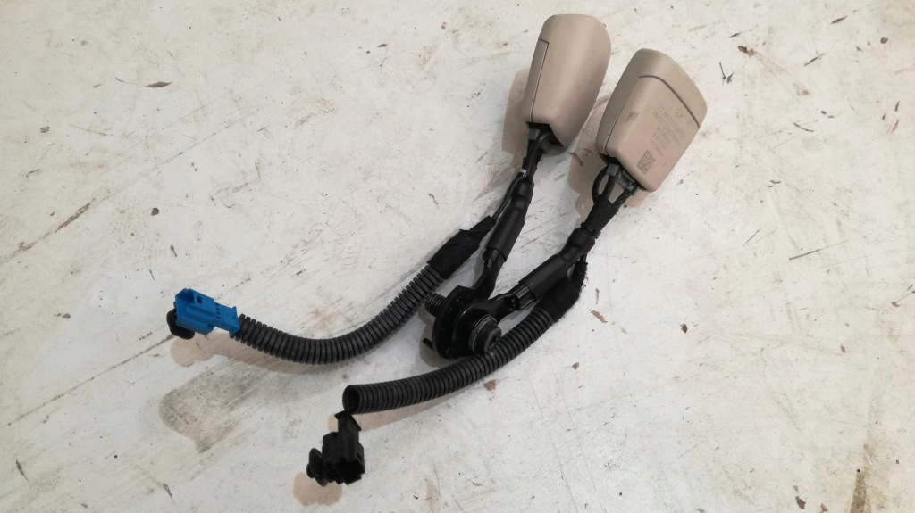 фото №2, Mercedes w223 крепление поперечина ремней a2238600230