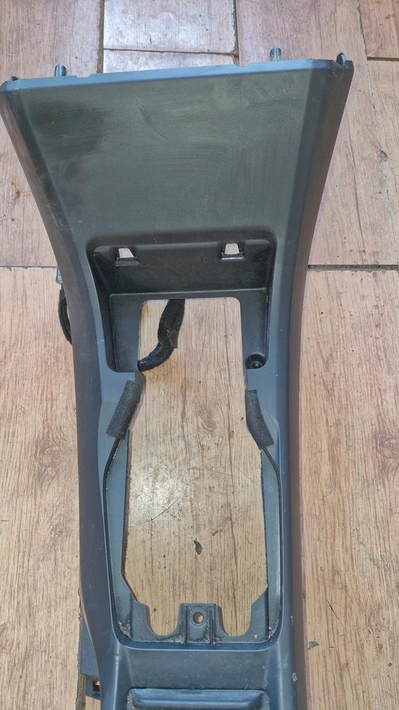 фото №8, Подлокотник volvo v40 ii кожа