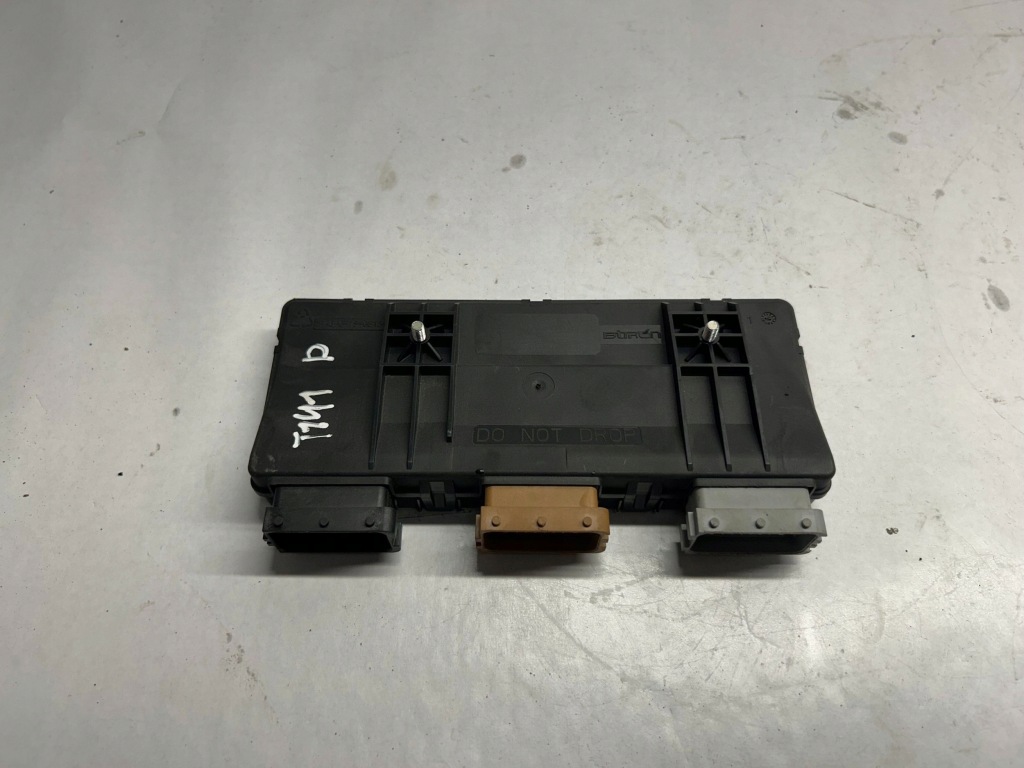 Купить Tesla model x модуль сиденье 106811600b 2017