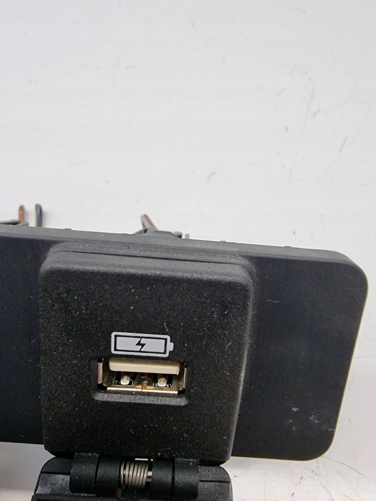 фото №2, Land rover range rover sport l494 2021 разъём / соединитель usb