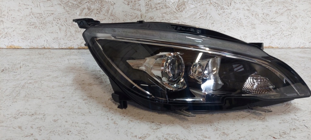 Купить Peugeot 308 t9 рестайлинг  фара перед правый  линза led 9816990580