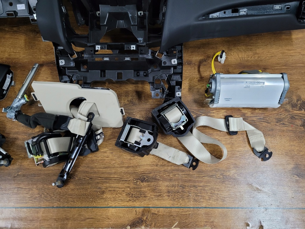 фото №6, Maserati levante комплект подушка безпеки консоль ремені ідеальний стан