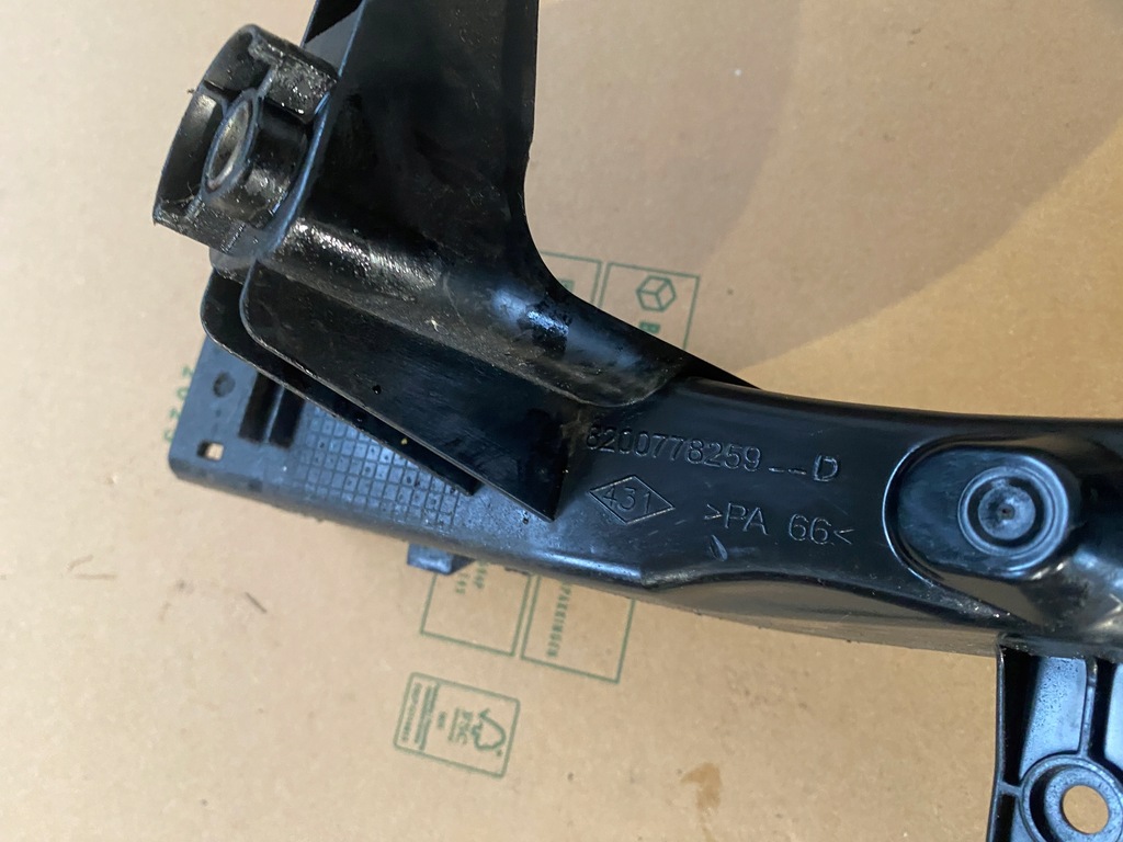 фото №9, Кронштейн электропроводка renault оригинальный номер 8200778259