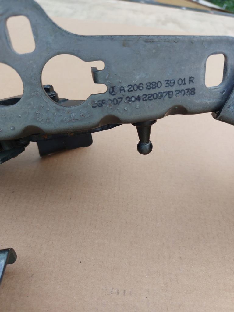фото №8, Петля капот mercedes c-klasa w206 правый левый комплект a2068803801/3901