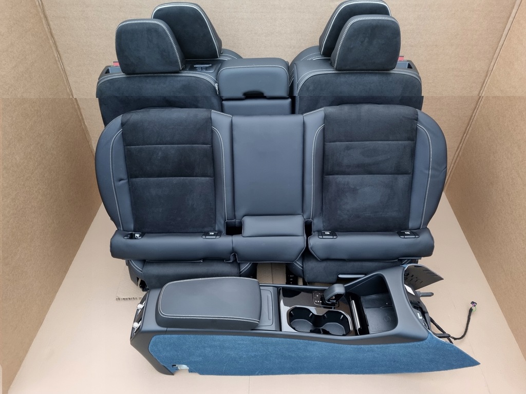 фото №1, Volvo c40 сиденья заднее сиденье салон alcantara кожа