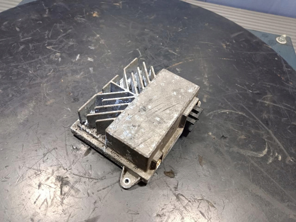 фото №1, Porsche panamera 970 усилитель аудио 99164557700