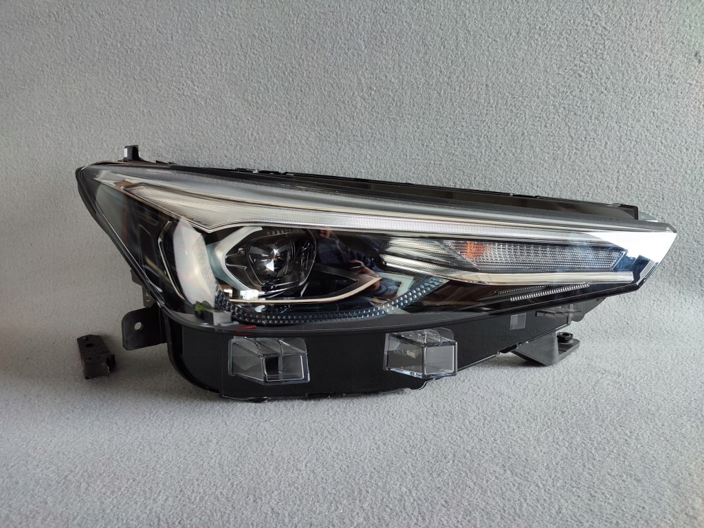 фото №1, Mg 5 v лампа передня права full led saic light технологія 100-40152