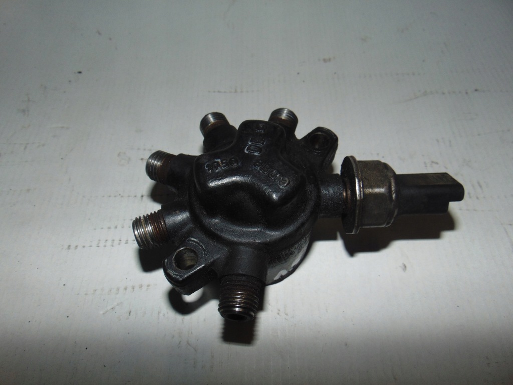 фото №1, Розподільник пального renault clio iii 8200379933