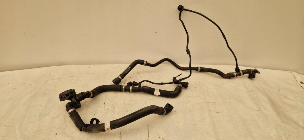 Купити Mercedes eqe 295 шланг води + клапан води комплект