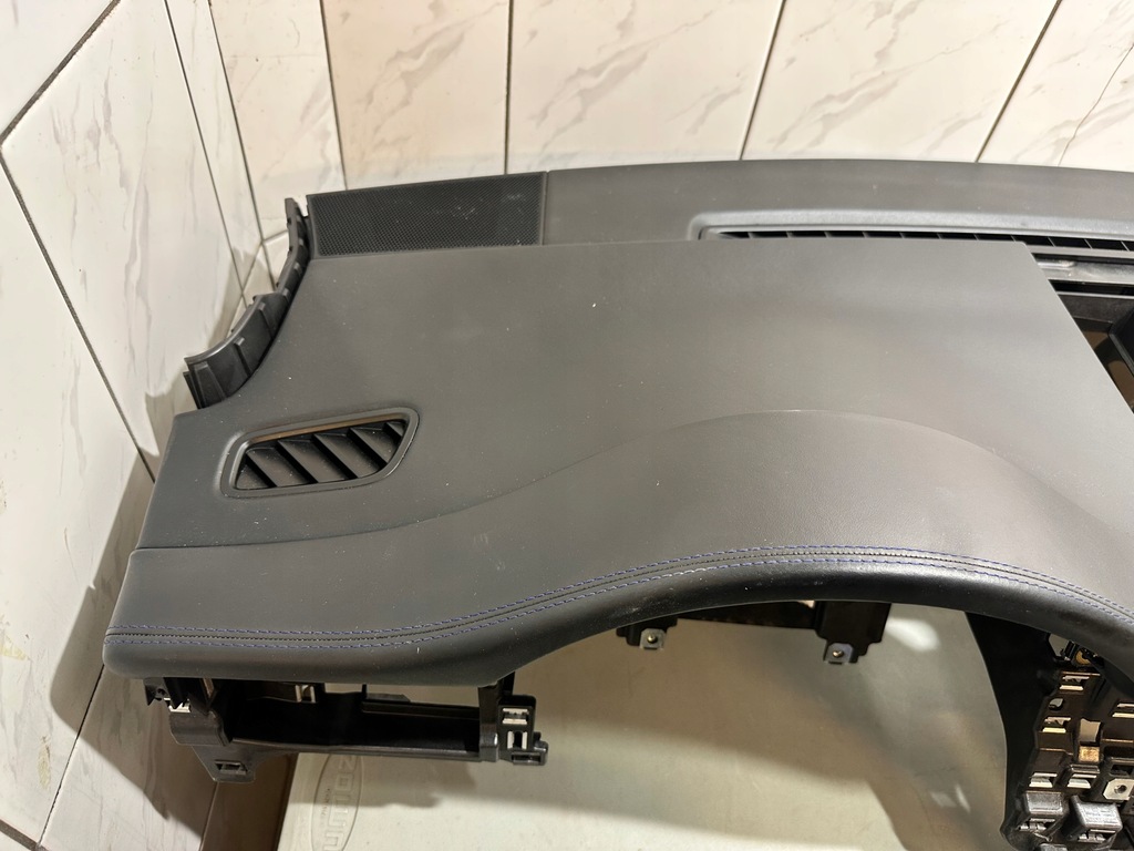 фото №5, Консоль панель приладів оригінал porsche macan 95b комплект оригінал niebieskie ремені