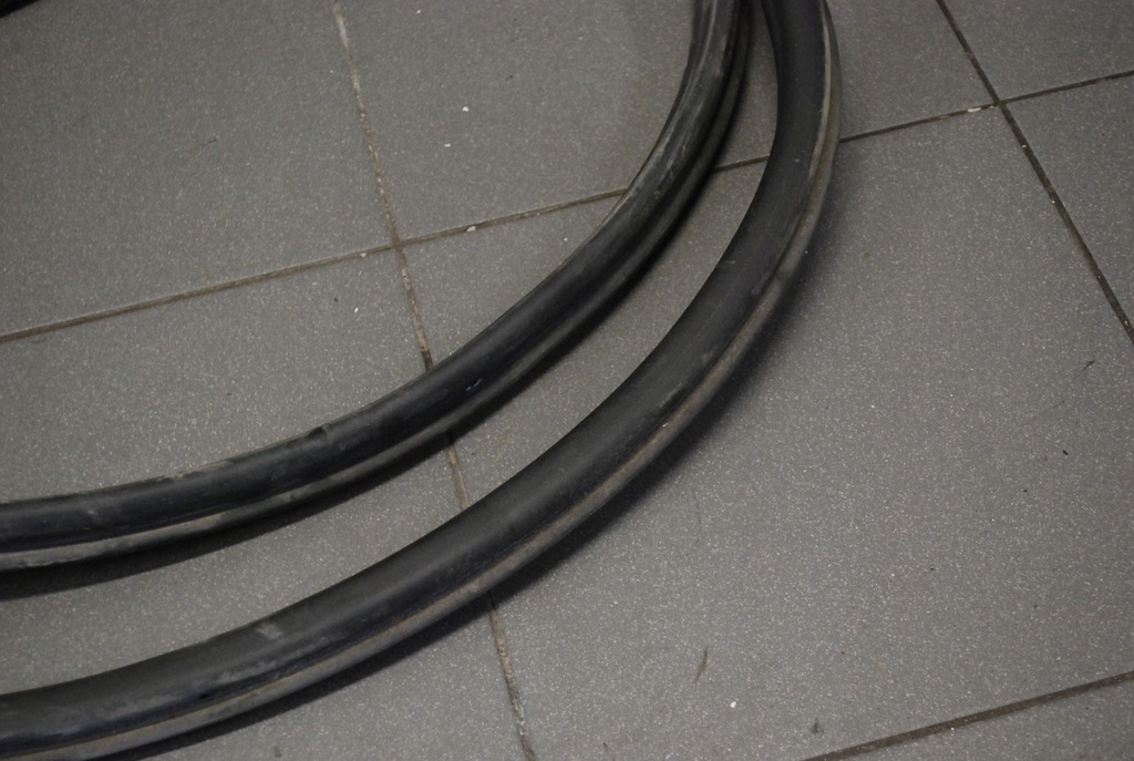 фото №8, Прокладка крышки багажника audi a3 8p lift 5d