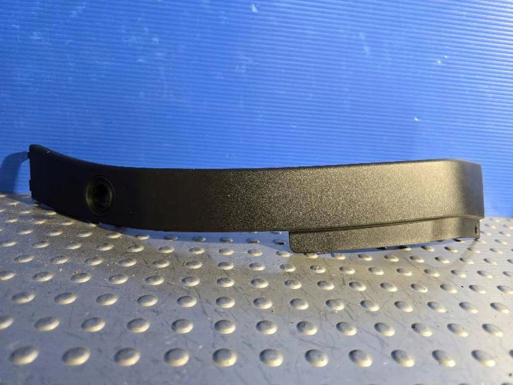 фото №1, Land rover range rover evoque l538 bj3m-17d960-a молдинг zdderzaka заднего