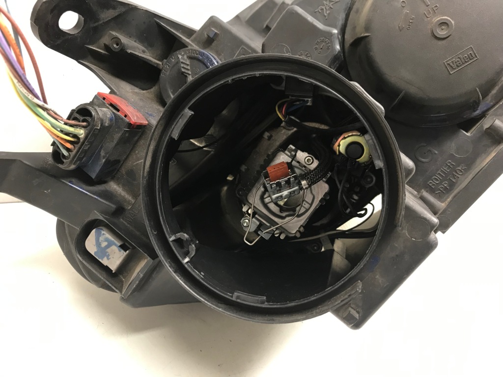 Лампа левая передняя левый перед ксенон citroen c8 02-08 1494320080 европа Доставка