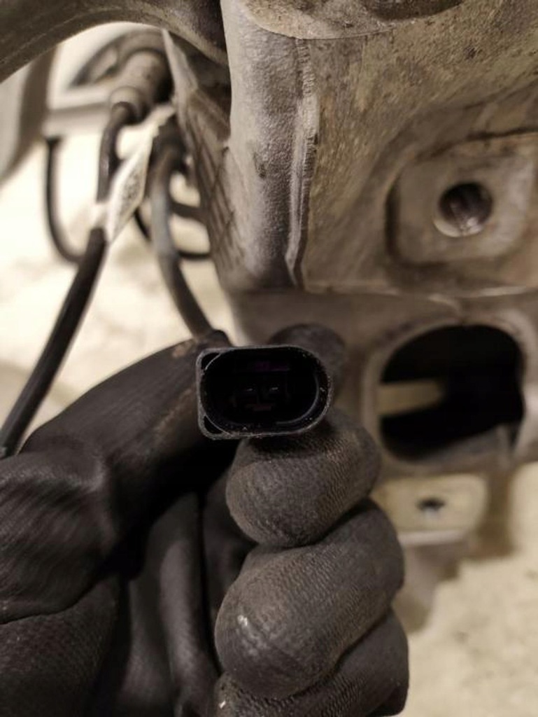 фото №13, Porsche taycan 9j1 2021 поворотный кулак колеса заднего 9j1505376a