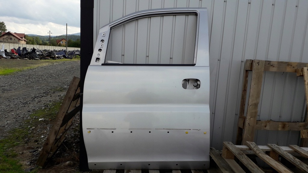 фото №1, Hyundai h1 97-05 дверь левая передние - голый