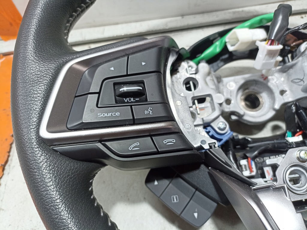 фото №7, Subaru outback vi воздуховод кожа лепестки переключения с подогревом europa