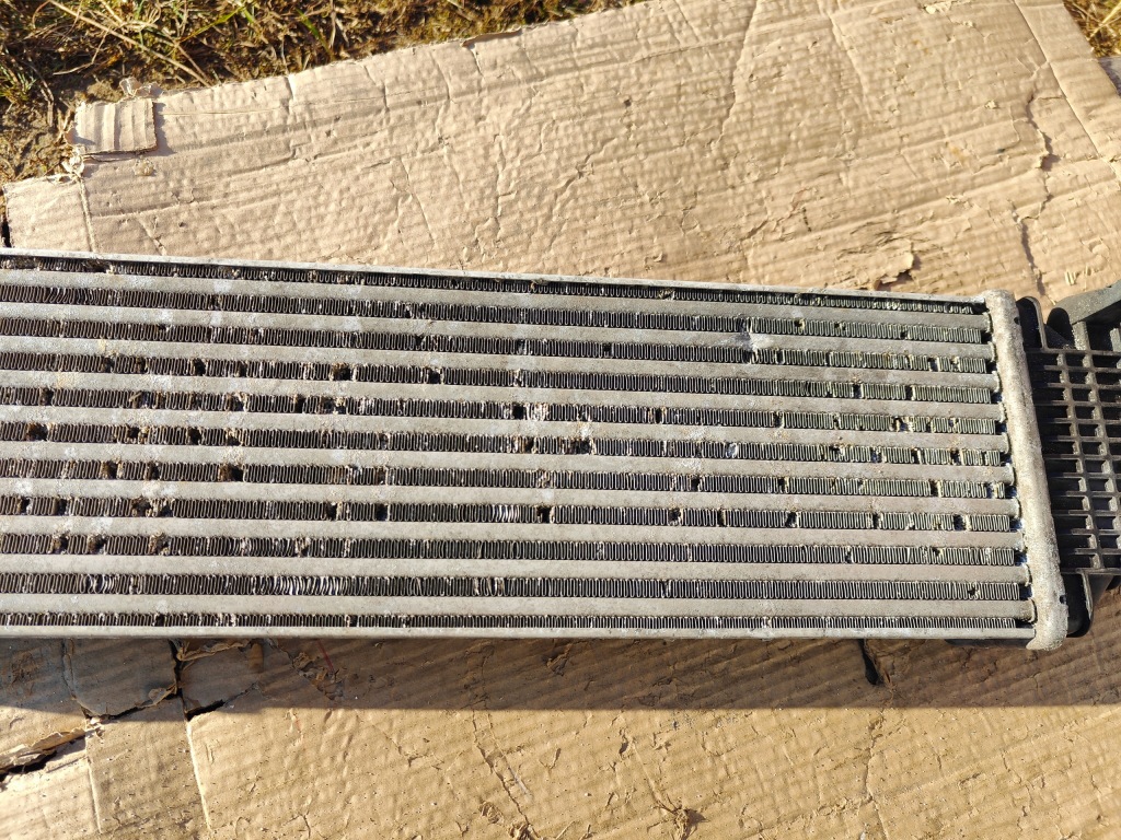 Радиатор интеркулер mercedes w204 c-klasa a2045000500 в Украине