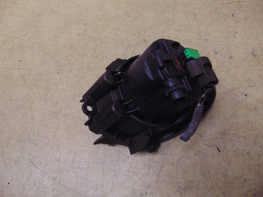 фото №5, Протитуманна фара правий toyota avensis t27 81210-0d042- europa