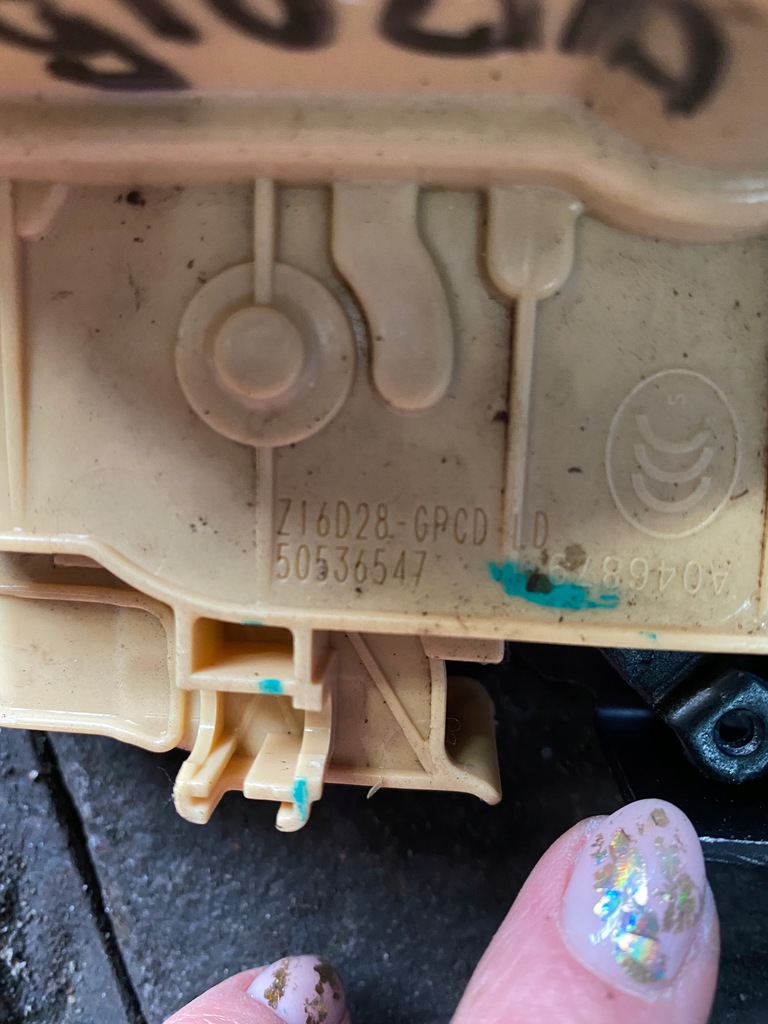 фото №3, 130 alfa romeo giulia замок двері задній правий