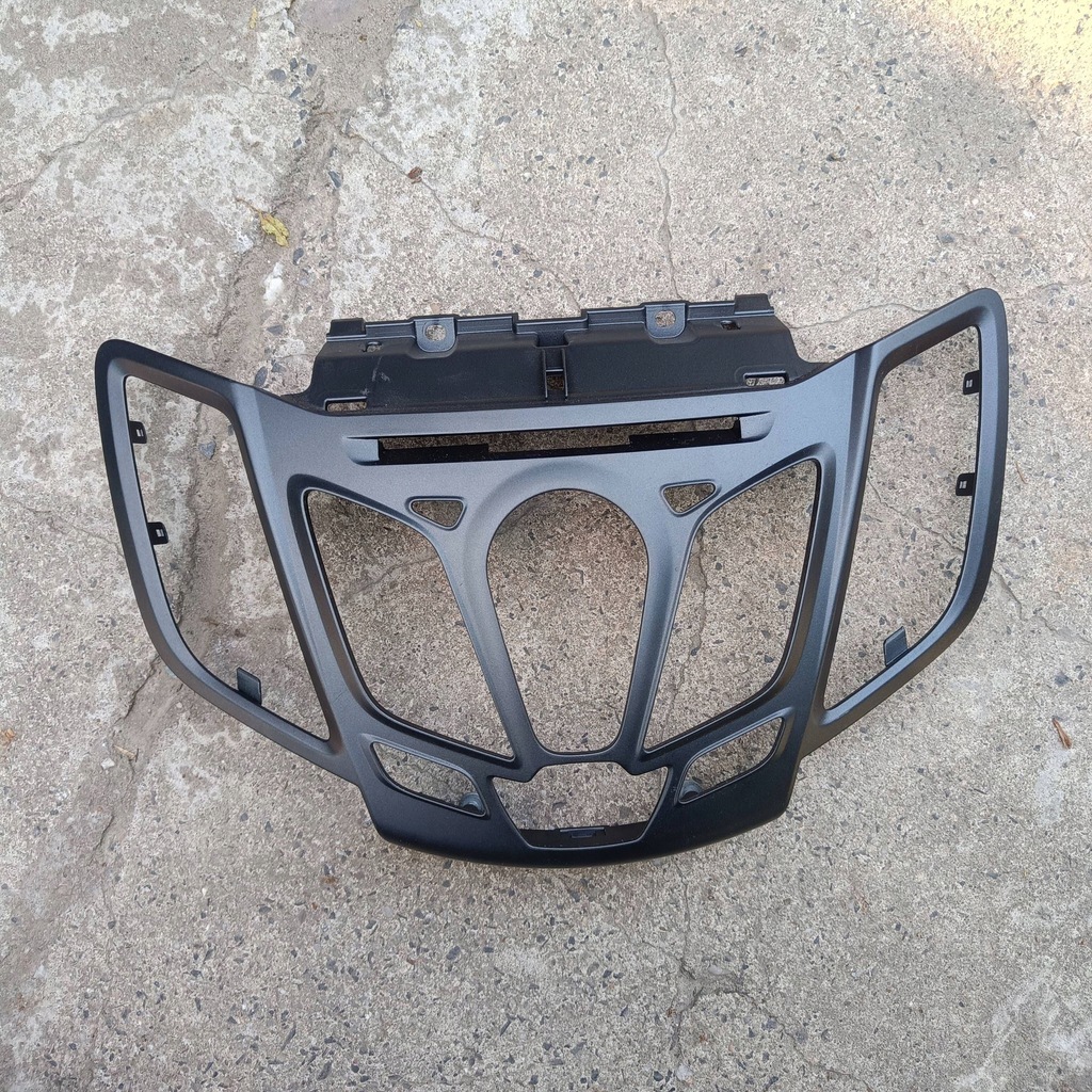 фото №1, Ford fiesta 2014 рамка захист панель радіо графіт