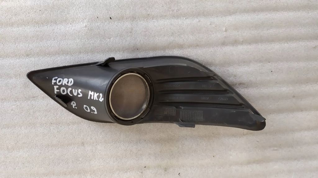 Решітка бампера правий перед ford focus mk2 Ціна