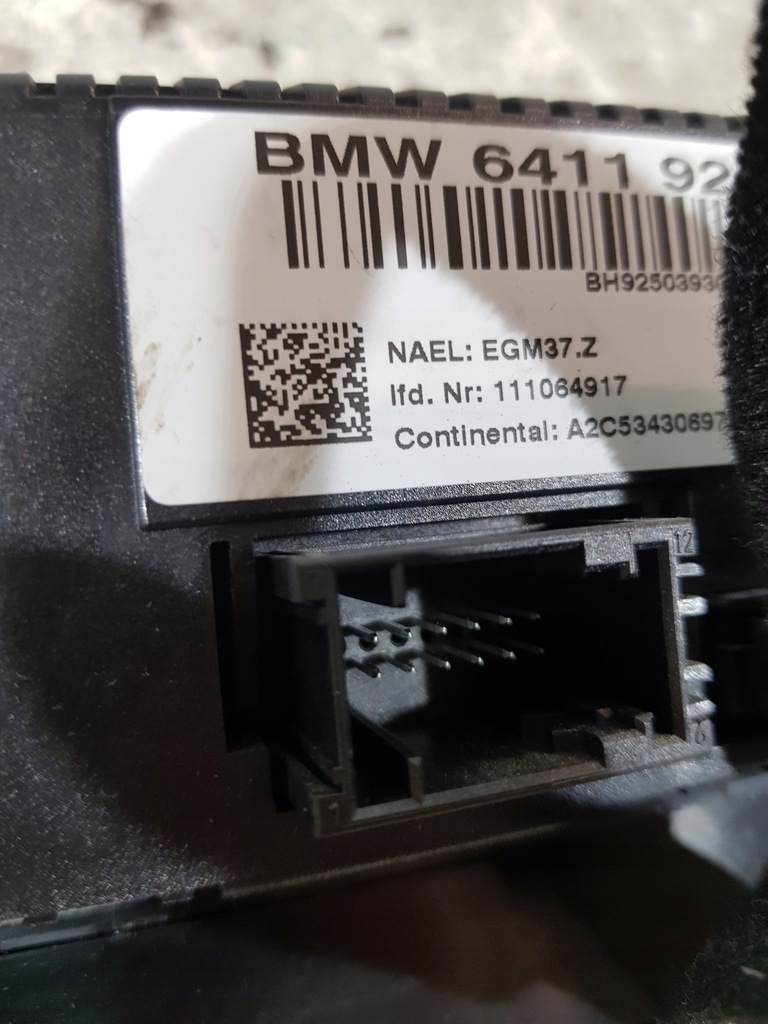 фото №8, Панель обдув кондиционера 9250393 bmw e90 e91 lci eur