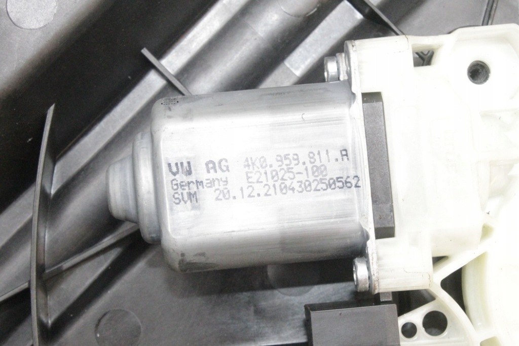фото №7, Підйомник скло лівих передніх двері vw id.3 e11 4k0959811a electric