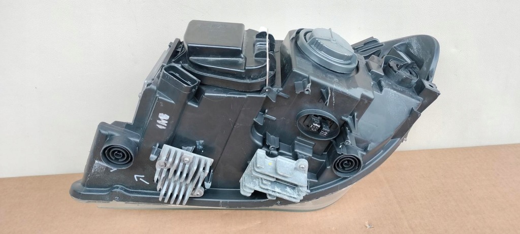 Фара правий передня правий перед ксенон dynamic led lci рестайлінг  bmw x1 e84 Оригінал