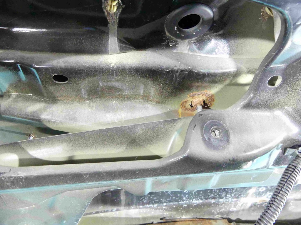 фото №12, Крышка багажника задняя стекло suzuki xl7 xl-7 ii 06-09 1sc