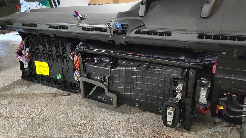 фото №8, Консоль панель приладів приладова scania r s новий model