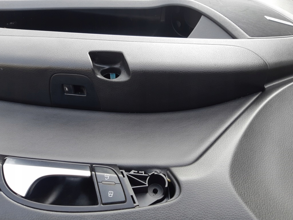 фото №13, Audi q7 4l lift обшивка двері оббивка правий перед bose 4l1867106