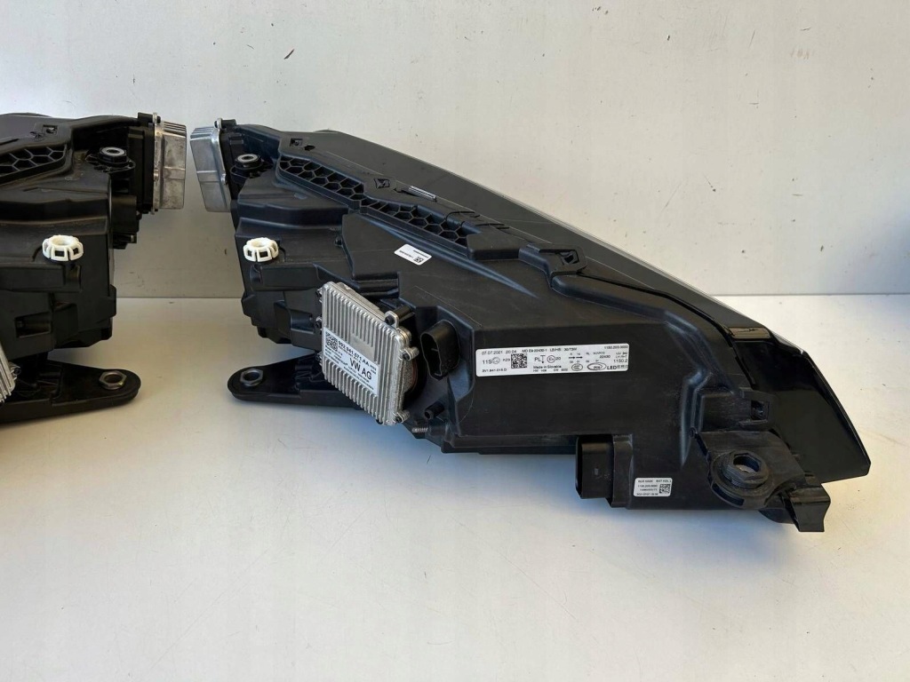 Skoda superb 3 рестайлинг  3v1 фара левая правый  full led 3v1941015 d оригинал с Разборки