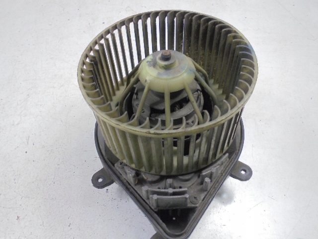 фото №1, Peugeot 405 вентилятор воздуходувка обдув c22003226f valeo
