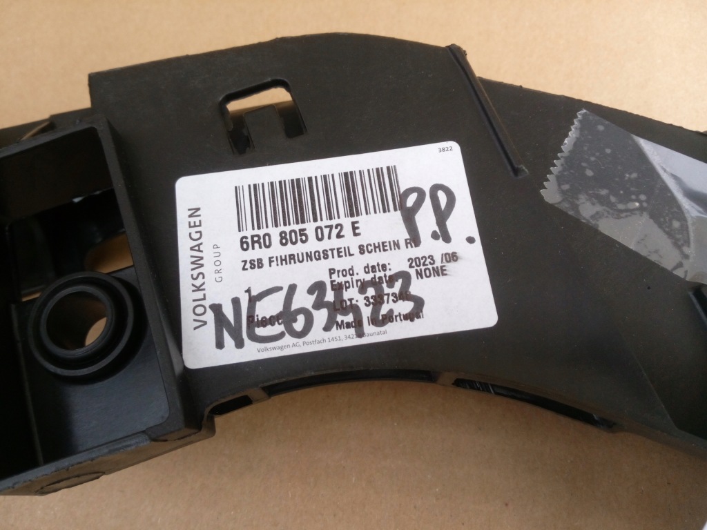 фото №10, Направляющая лампы vw polo v перед выбор новый oryg.