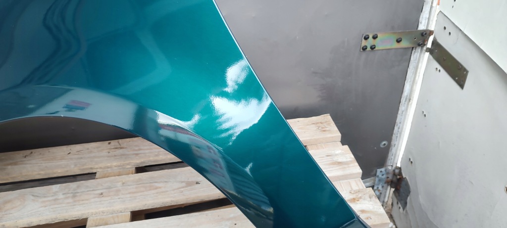 Крыло  левое  ford focus c-max c214 10.03-06.07r t6 6hve kelp green металлик в Украине