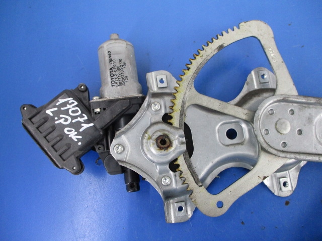 фото №2, Toyota yaris ii 5d подъемник стекло перед левый