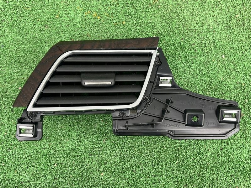 фото №1, Audi a8 d4 4h решітка обдув ліва 4h1820901c