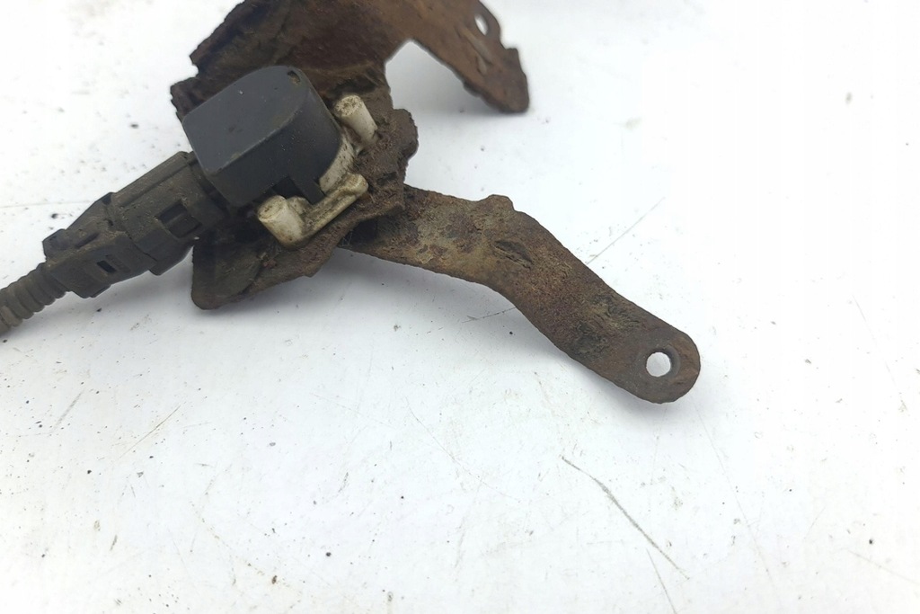 фото №11, Передний правый датчик уровня mitsubishi outlander ii cw_w 8303a052 2.3l